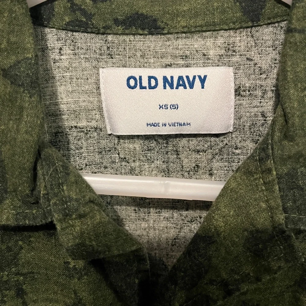 Old Navy Green boy’s Hawaiian Shirt